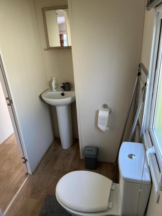 Angie'S Caravan At Seawick Hotel Saint Osyth Ngoại thất bức ảnh