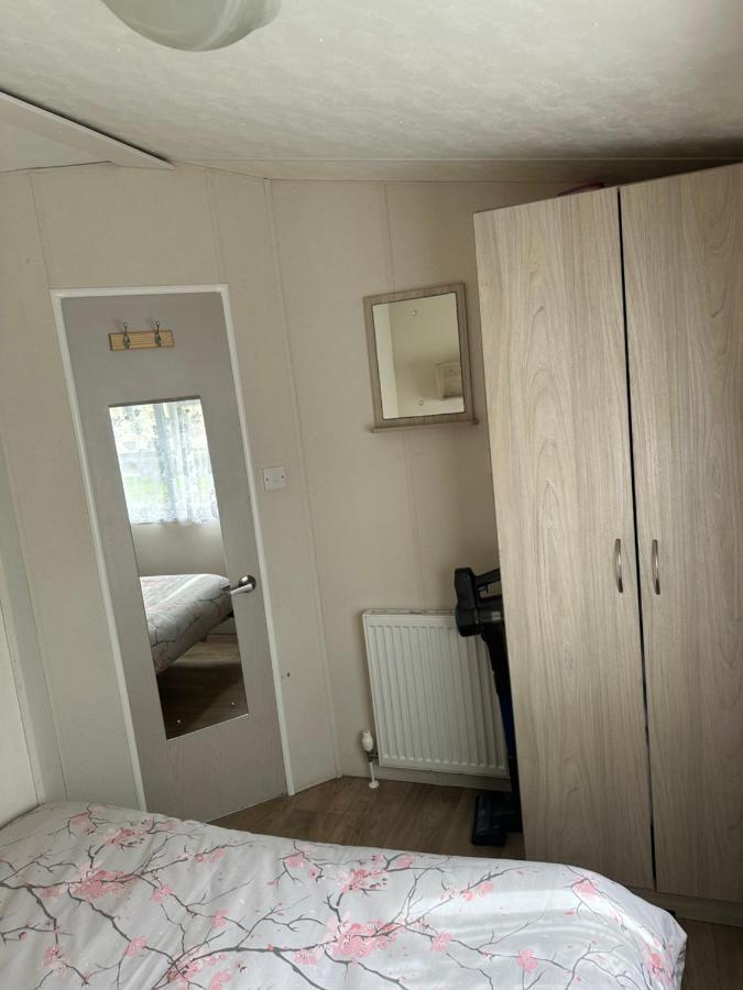Angie'S Caravan At Seawick Hotel Saint Osyth Ngoại thất bức ảnh