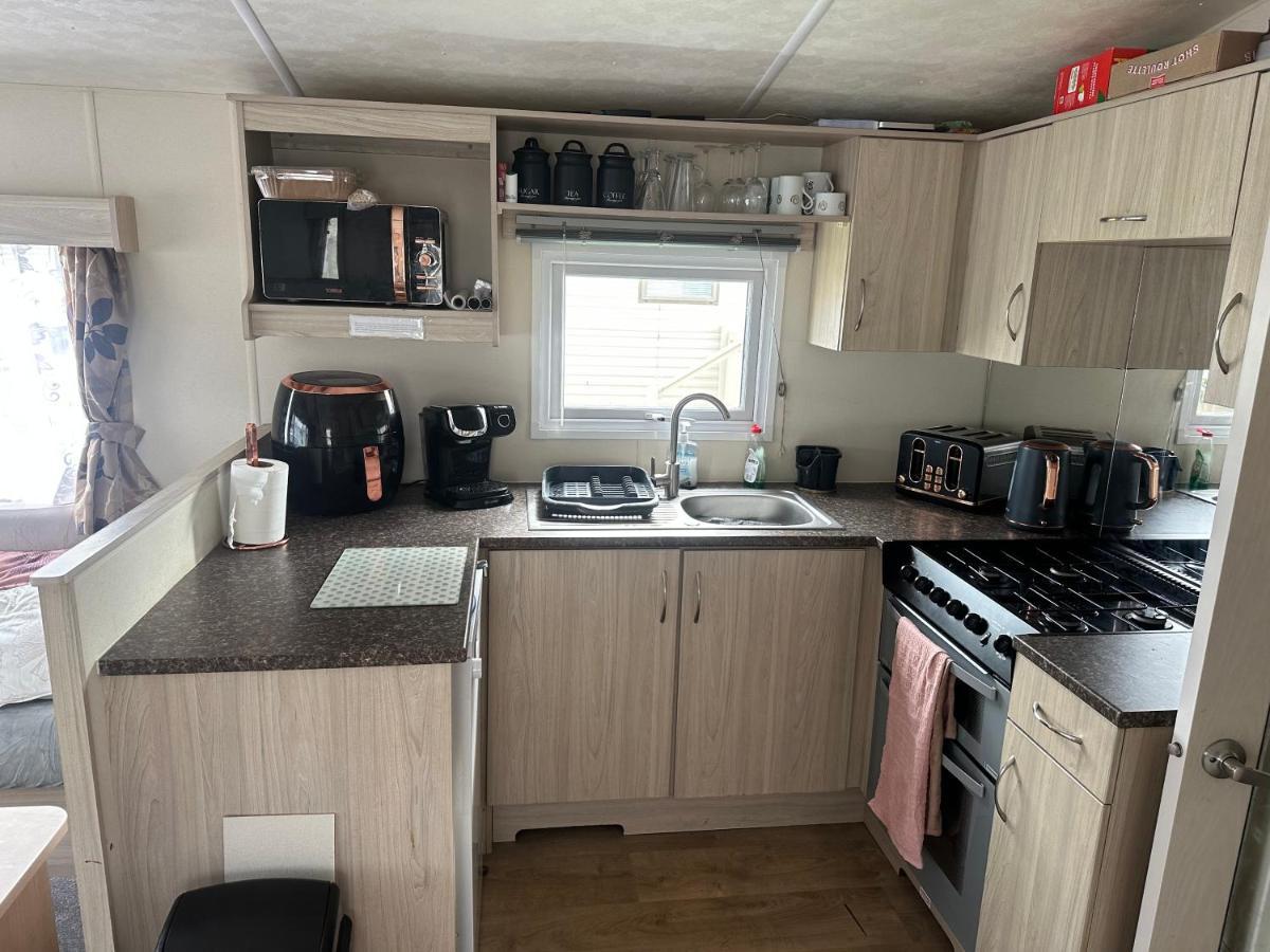 Angie'S Caravan At Seawick Hotel Saint Osyth Ngoại thất bức ảnh