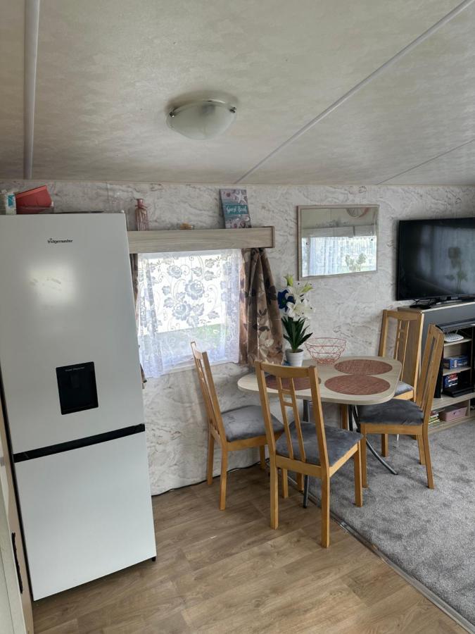 Angie'S Caravan At Seawick Hotel Saint Osyth Ngoại thất bức ảnh