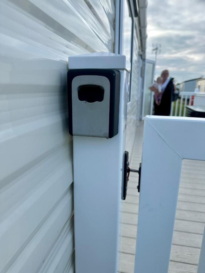 Angie'S Caravan At Seawick Hotel Saint Osyth Ngoại thất bức ảnh